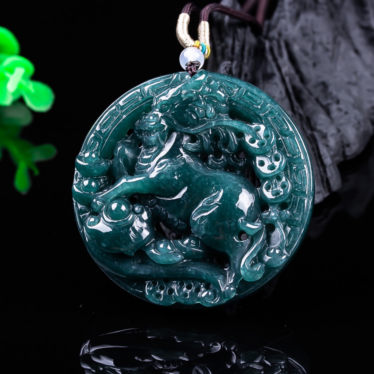 Burmese Jadeite Dragon Pendant - Vintage Women Fashion ulasan dan harga