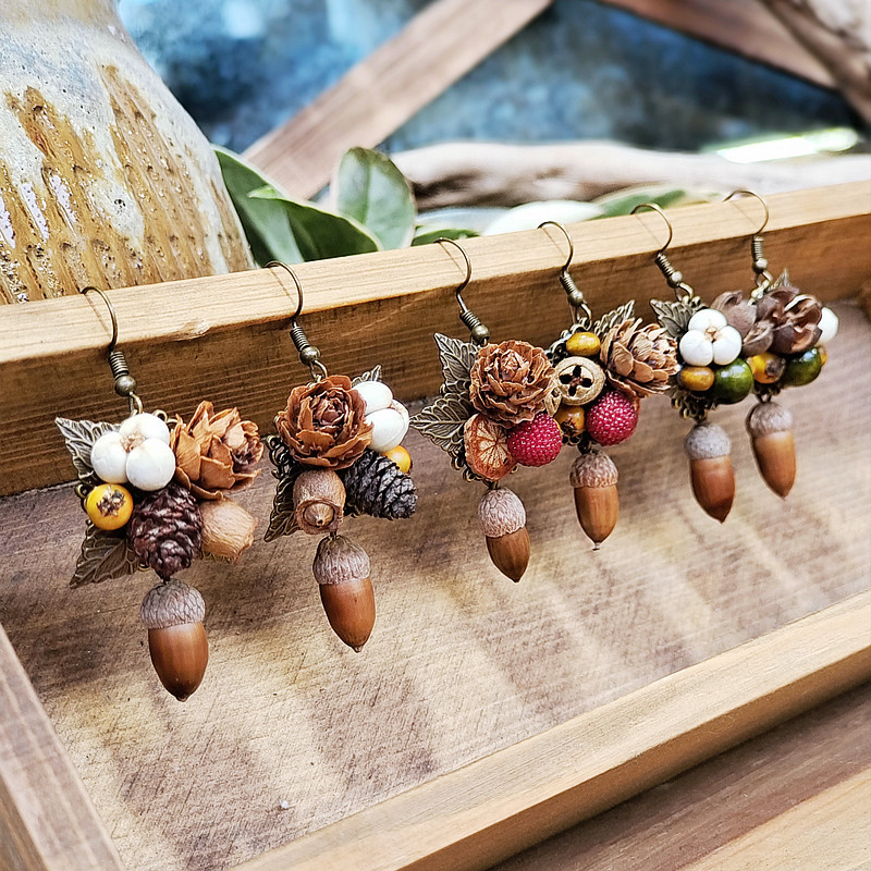 Vintage Wooden Plant Earring U - Vintage Fashion Guild ulasan dan harga